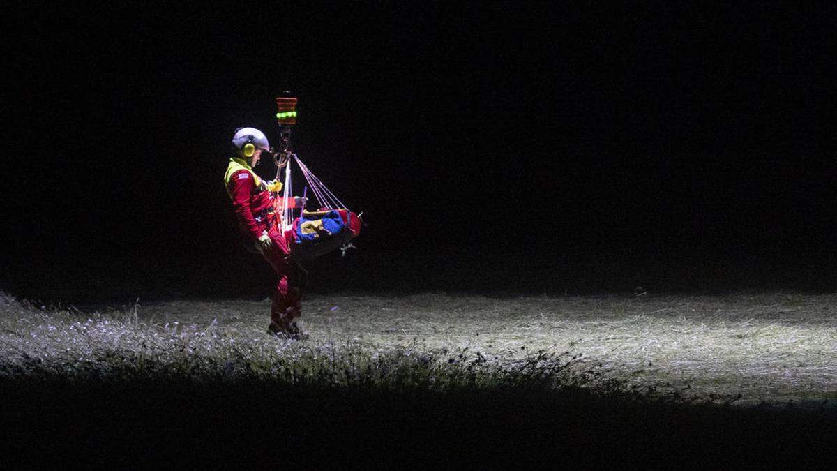 Der Einsatz der Rettungswinde bei Nacht ist ein echter Meilenstein. Ab September starten bei der ARA Flugrettung die dafür notwendigen Trainings