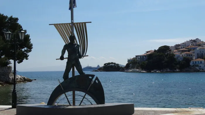 Skiathos ist der touristische Hotspot des Insel-Trios. Trotzdem hat man sich seine Authentizität bewahrt.