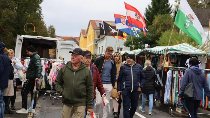 Sturm und Regen konnten nicht verhindern, dass der Notburga Kirtag in Jagerberg durchgeführt wurde. Obwohl die Besucherzahl nicht so groß war, wie in den vergangenen Jahren, schlenderten einige tausend Kirtagbesucher durch die Standreihen