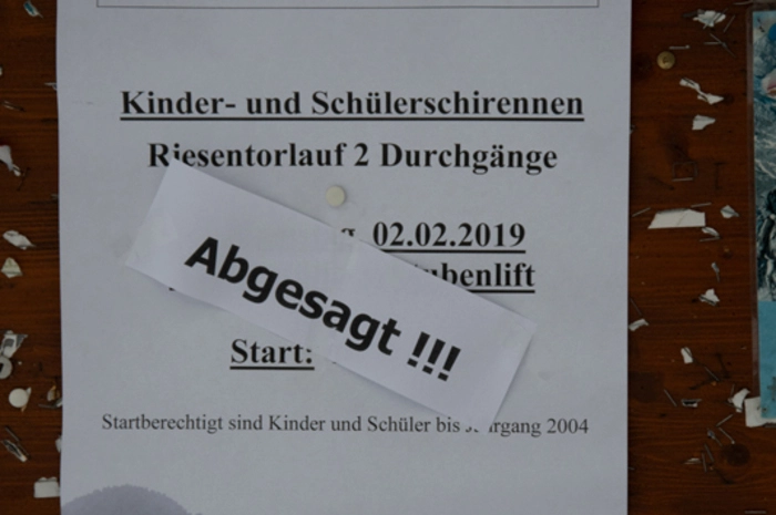 Im Lesachtal schneit und schneit und schneit es. Veranstaltungen wie dieses Kinder- und Schülerrennen mussten schon abgesagt werden.