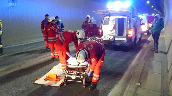Samstagnacht fand im Selzthaltunnel (A9) eine groß angelegte Rettungsübung mit Feuerwehr und Rotem Kreuz statt.