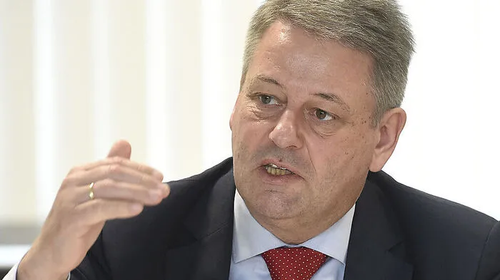 Was denkt das Land? Die Antwort war Landwirtschaftsminister Rupprechter heuer bereits 372.460 Euro wert.