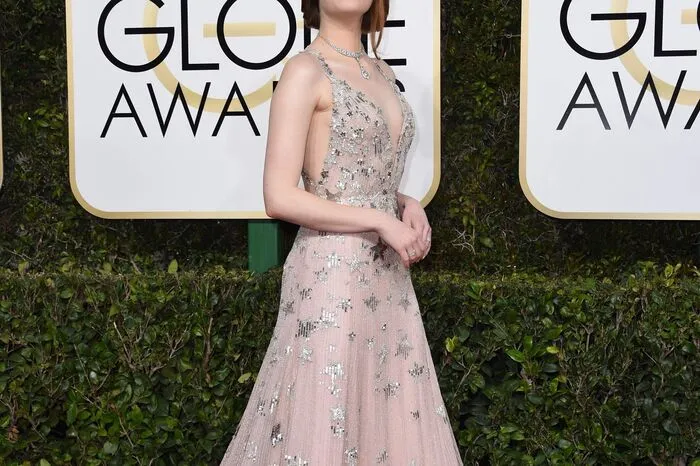 ... Hier Emma Stones Traumrobe von Valentino Couture ganz im Bild ...