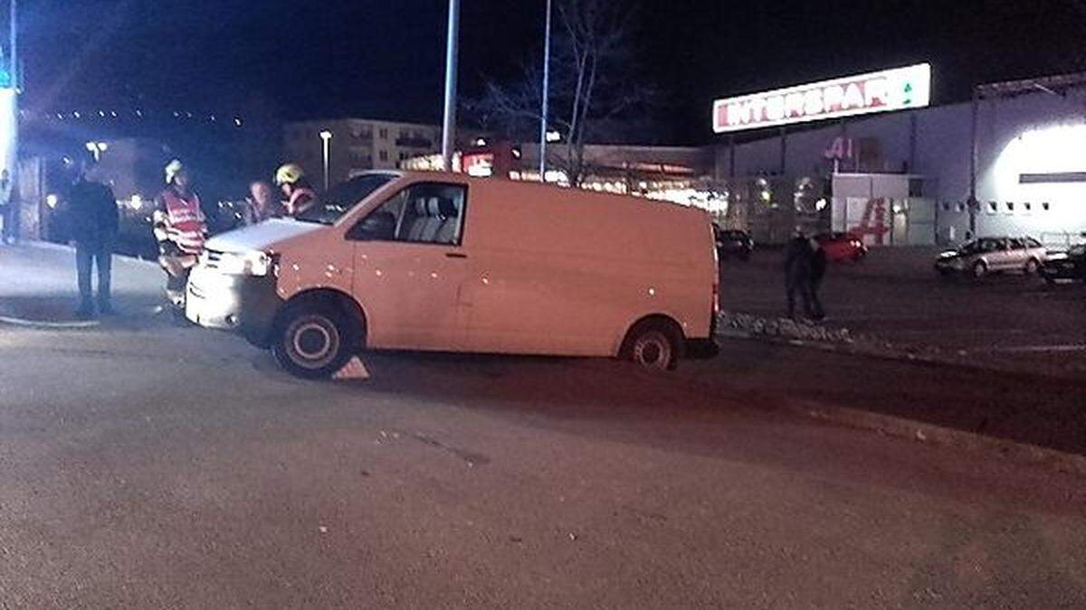 Ein Fahrzeug musste in den Morgenstunden geborgen werden