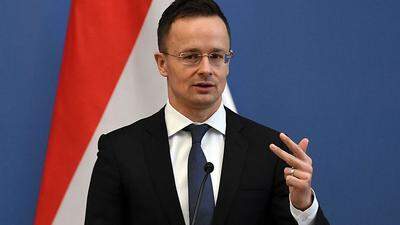 Ungarns Außenminister Peter Szijjarto zeigt sich empört über den Beschluss der Regierung.