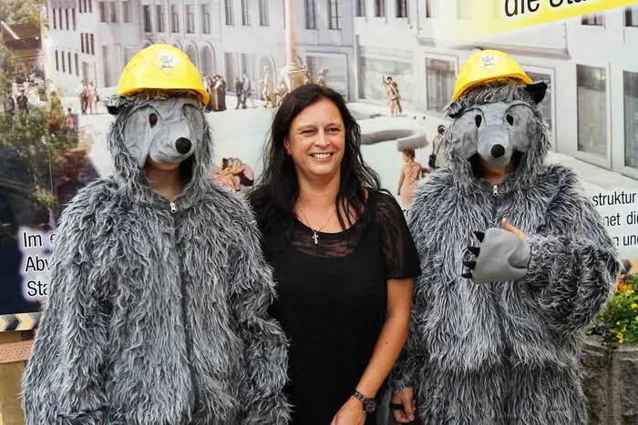 Auch Baustellenmaskottchen "Paulino" war beim Spatenstich mit dabei.