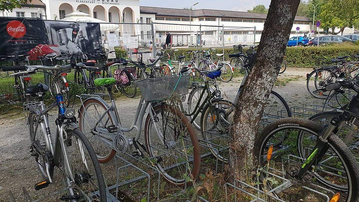 Der Parkplatz vor dem Strandbad ist ein „Hot Spot“ für Fahrraddiebe 