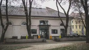 Seit August wird das Café im Napoleonstadl neu bespielt, jetzt allerdings steht man vor verschlossenen Türen