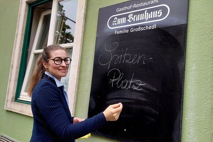 Kathrin Großschedl (41) vom Gasthof Großschedl „Zum Brauhaus“ in Hartberg: „Das Trinkgeld ist ein wichtiger Bestandteil des Arbeitens in der Gastronomie. Es ist quasi die Wertschätzung des Gastes für den Mitarbeiter. Deshalb ist eine Abgabe auf Trinkgeld für mich auch ein No-Go, denn es ist eine freiwillige Zuwendung des Gastes und nicht Bestandteil des Gehaltes.“