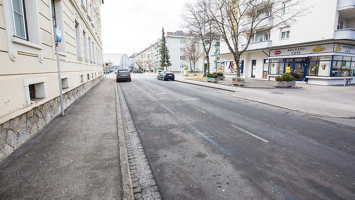 Rund um die GKK bleiben jetzt viele Parkplätze frei. Der Betriebsrat fordert, dass die Mitarbeiter hier gegen eine Monatsgebühr parken dürfen