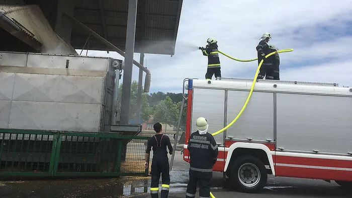 Feuerwehr musste Brand in Trocknungsanlage bekämpfen