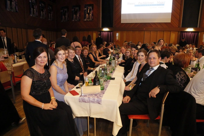 ...in der Stadthalle Fürstenfeld ihren 8.gemeinsamen Maturaball.