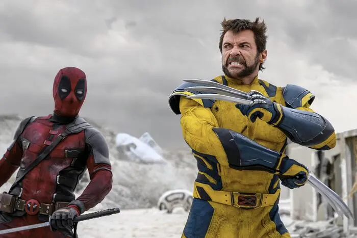 Der absolute Trend zu Halloween und auch noch in der Faschingszeit sind die Outfits von Ryan Reynolds als Deadpool (links) und Hugh Jackman als Wolverine im Film „Deadpool & Wolverine“. 