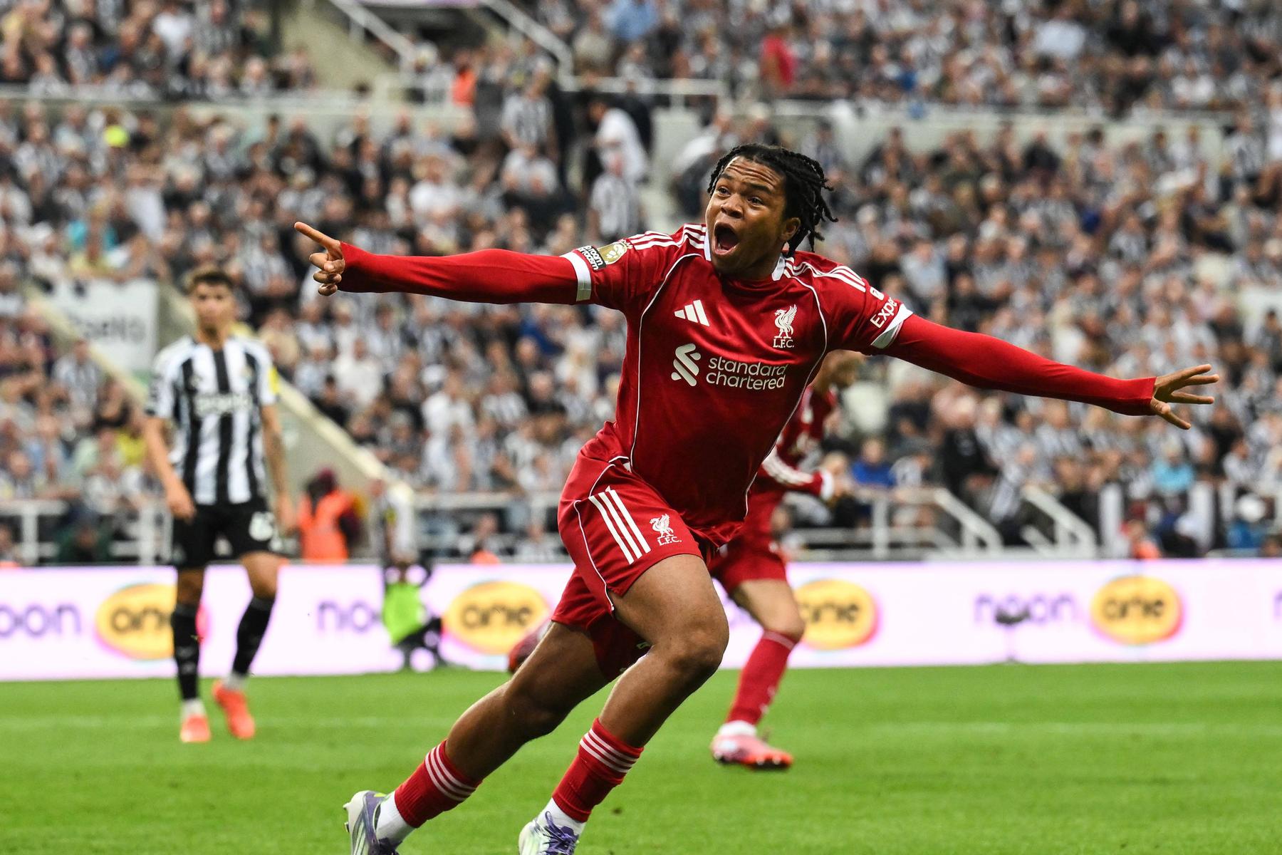 Rio Ngumoha: Liverpool feiert sein 16-jähriges Wunderkind