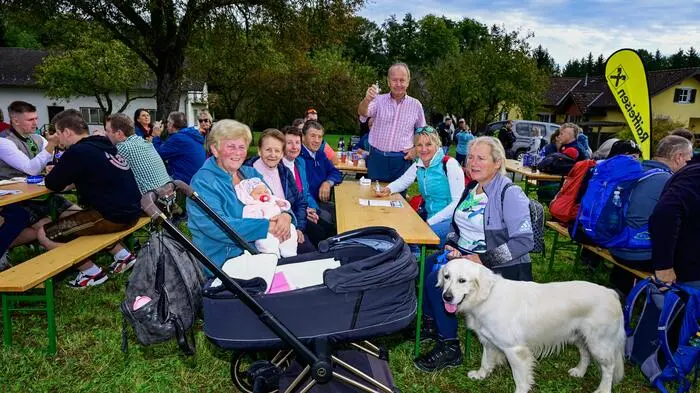 Ob mit Kind oder Hund – die ganze Familie genoss den Wandertag