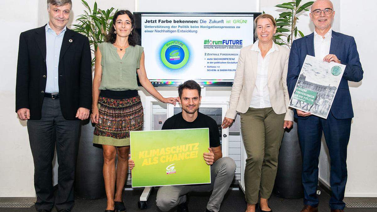 Karl Steininger (Uni Graz), Sandra Krautwalsch (Grüne), Jakob Schwarz (Grüne), Birgit Birnstingl-Gottinger (SEKEM Energy), Reinhold W. Lang (Uni Linz)