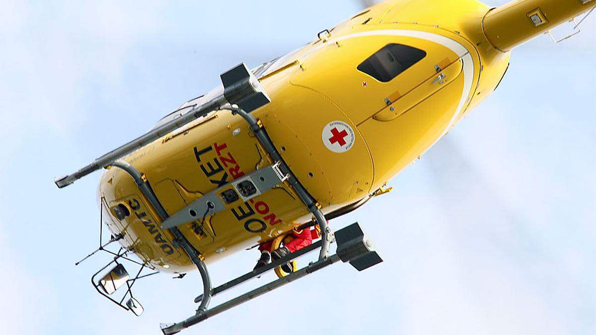 Das Kind wurde vom Rettungshubschrauber Christophorus 11 in das Klinikum Klagenfurt geflogen