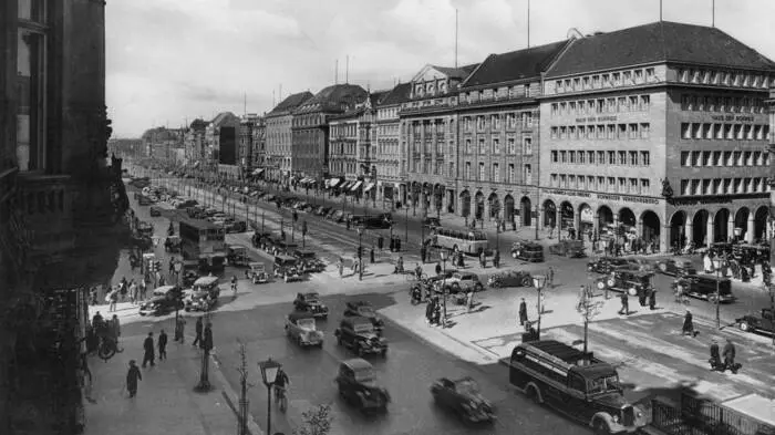 Berlin, Unter den Linden, in den 1930er-Jahren