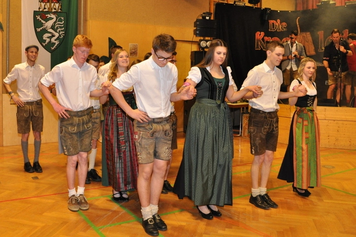 Die Eröffnungs-Polonaise der Landjugend St. Marein unter Obmann Lukas Wölfl und Leiterin Laura Khom begeisterte. Die anspruchsvolle Choreographie wurde vom Brüderpaar Philipp und Dominik Pollheimer einstudiert.