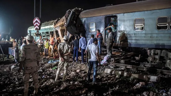 Nach dem schwersten Zugsunglück in Ägypten seit Jahren ist die Zahl der Todesopfer dem Staatsfernsehen zufolge auf 49 gestiegen.
