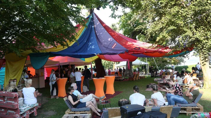 Zahlreiche Gäste nahmen am Fest teil.