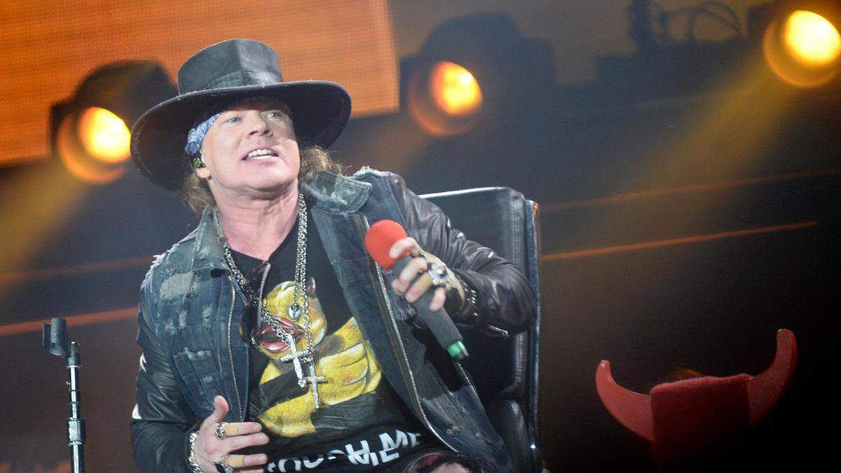 Axl Rose bei einem Konzert in Wien