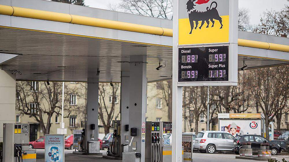 Purzelnde Benzinpreise lassen auch die Inflation sinken