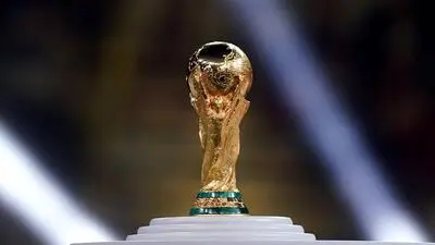 Das Objekt der Begierde: Um diesen Pokal geht es bei der Fußball-WM