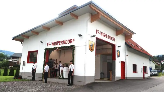 Einweihungsfeier für das neue Rüsthaus in Wisperndorf. Klicken Sie sich durch die Bilder!
