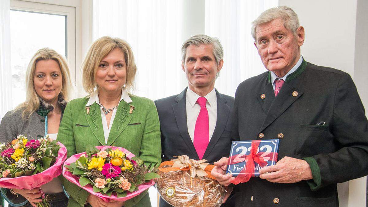Hannes Androsch mit seinen Töchtern Natascha (links) und Claudia sowie Schwiegersohn und Mayrlife-Geschäftsführer Dieter Resch
