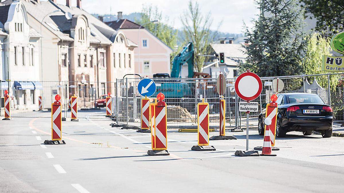 Die Pischeldorfer Straße auf Höhe der Glanbrücke ist seit Samstag gesperrt