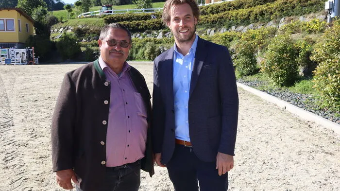 Organisator Andreas Stückler mit dem 1. Vizepräsidenten des Landesfachverbandes für Pferdesport Manfred Wakonig (von rechts)
