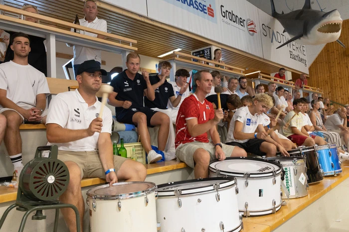 Die Stimmung in der Halle blieb jedoch durchgehend großartig. 