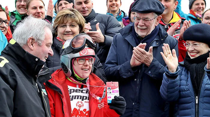 Allerhöchster Applaus für Birgit Gebhardt von Landeshauptmann Hermann Schützenhöfer (links) und Bundespräsident Alexander Van der Bellen