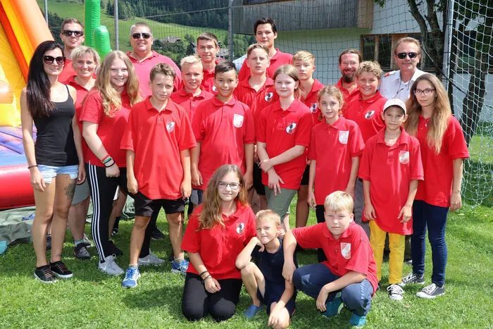 Extra aus dem Burgenland ist die Partnerjugendfeuerwehr Hortstein unter ihrem Jugendleiter Peter Sindelar und dem Kdt. Robert Szinovatz angreist.