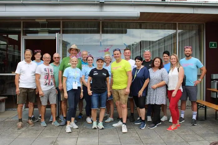 Die prominenten Köpfe hinter den beiden Teams waren niemand Geringeres als Ski-Star Nici Schmidhofer und Bürgermeister Johannes Hiebler-Texer. 