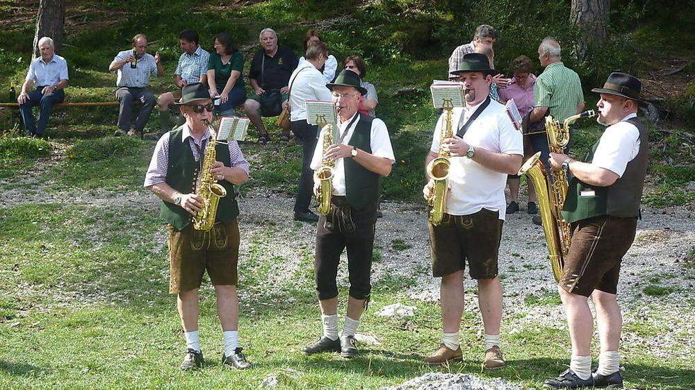 Beim elften Weisenblasen am Grünen See waren 22 Musikgruppen mit unterschiedlichen Talenten vertreten