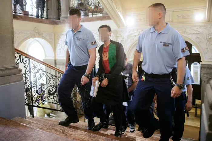 Die Oberstaatsanwaltschaft des Komitats Bacs-Kiskun hat Anklage wegen "qualifizierten Mordes" und Schlepperei im Rahmen einer kriminellen Vereinigung erhoben.
