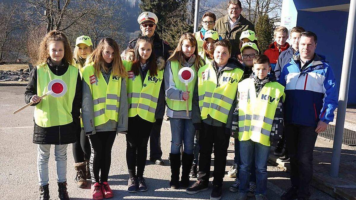 13 Lavamünder Schülerlotsen stellen sich freiwillig in den Dienst der Sicherheit