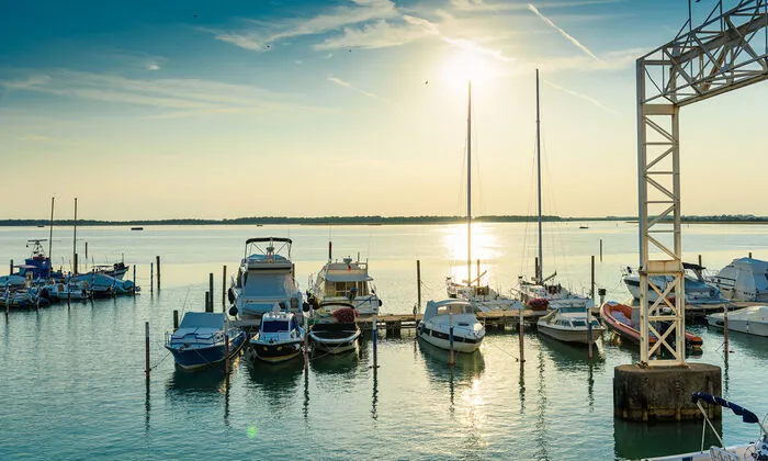 Moderne Hafenanlage Porto Baseleghe