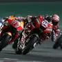 Mission Winnow Ducati's Italian rider Andrea Dovizioso (R) rides during the Qatar MotoGP grand prix at the Losail track in Qatar's capital Doha on March 10, 2019. (Photo by KARIM JAAFAR / AFP)