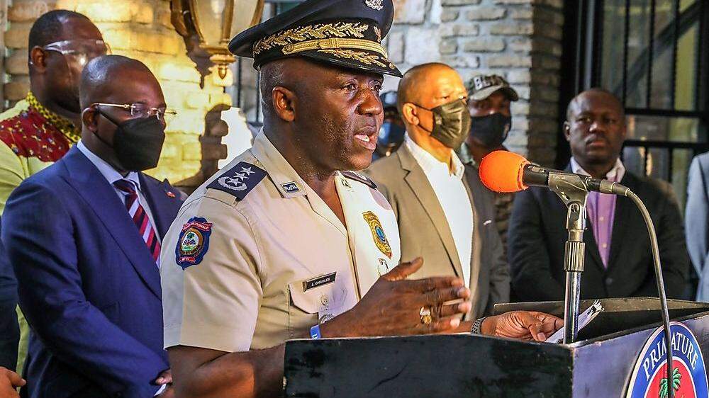 Haiti's Generaldirektor der Polizei,  Leon Charles, bei der Pressekonferenz