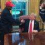 Bei einem Besuch bei Trump im Oktober trug der Rapper eine Kappe mit der Aufschrift &quot;Make America Great Again&quot;.