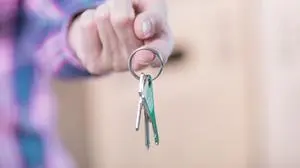 Die Wohnung war geöffnet, doch plötzlich fehlte Schmuck 