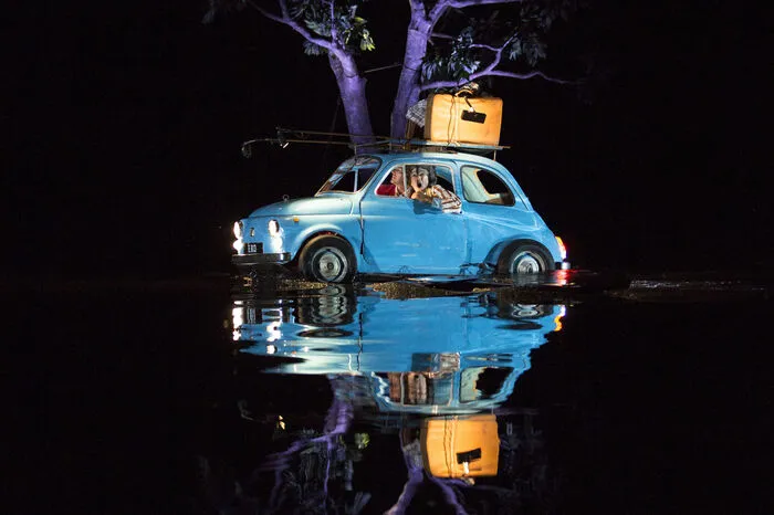 ... nur eines der Fahrzeuge, die das Publikum bei "Fous de Bassin" der französischen Compagnie Ilotopie beeindruckte ...