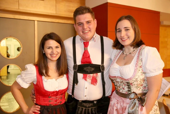 Wie am Freitag, als die Landjugend und die Bauernschaft des Krappfeldes zum Bauernball luden. 
