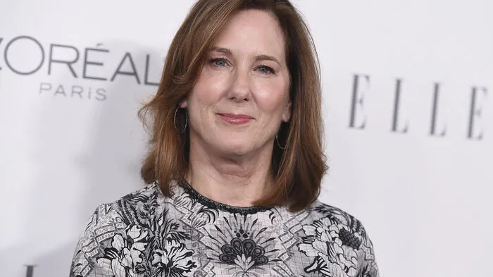 Kathleen Kennedy, bekannt aus Filmen wie "Schindlers Liste", "Zurück in die Zukunft" und "Star Wars", wurde bei der Verleihung der "Elle"-Awards in Hollywood deutlich und plädierte im Zuge des Weinstein-Skandals für "Null Toleranz" bei Sexualtäter in Hollywood. Kennedy sprach den Frauen, die Vorwürfe gegen Weinstein erhoben, ihre Bewunderung aus.