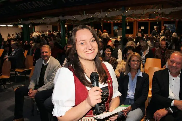 Durch den Abend führte professionell und charmant Lisa-Marie Rohrer.