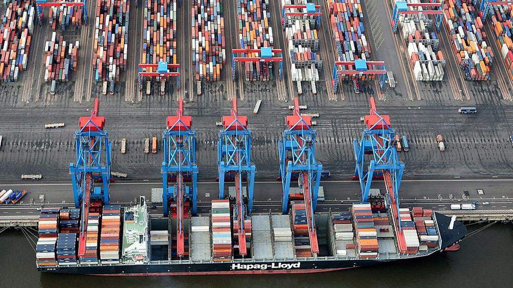Auch Containerfrachter (Symbolbild) wurden über Schiffsfonds finanziert