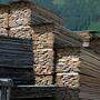 Holz ist derzeit Mangelware, weshalb die Preise stark gestiegen sind